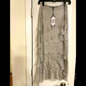 NWT Tempo Paris Tired skirt